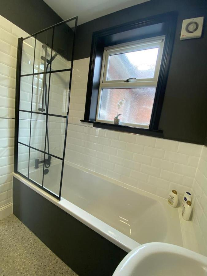 1 Bed Flat With Parking Near Town Centre Lägenhet Emsworth Exteriör bild